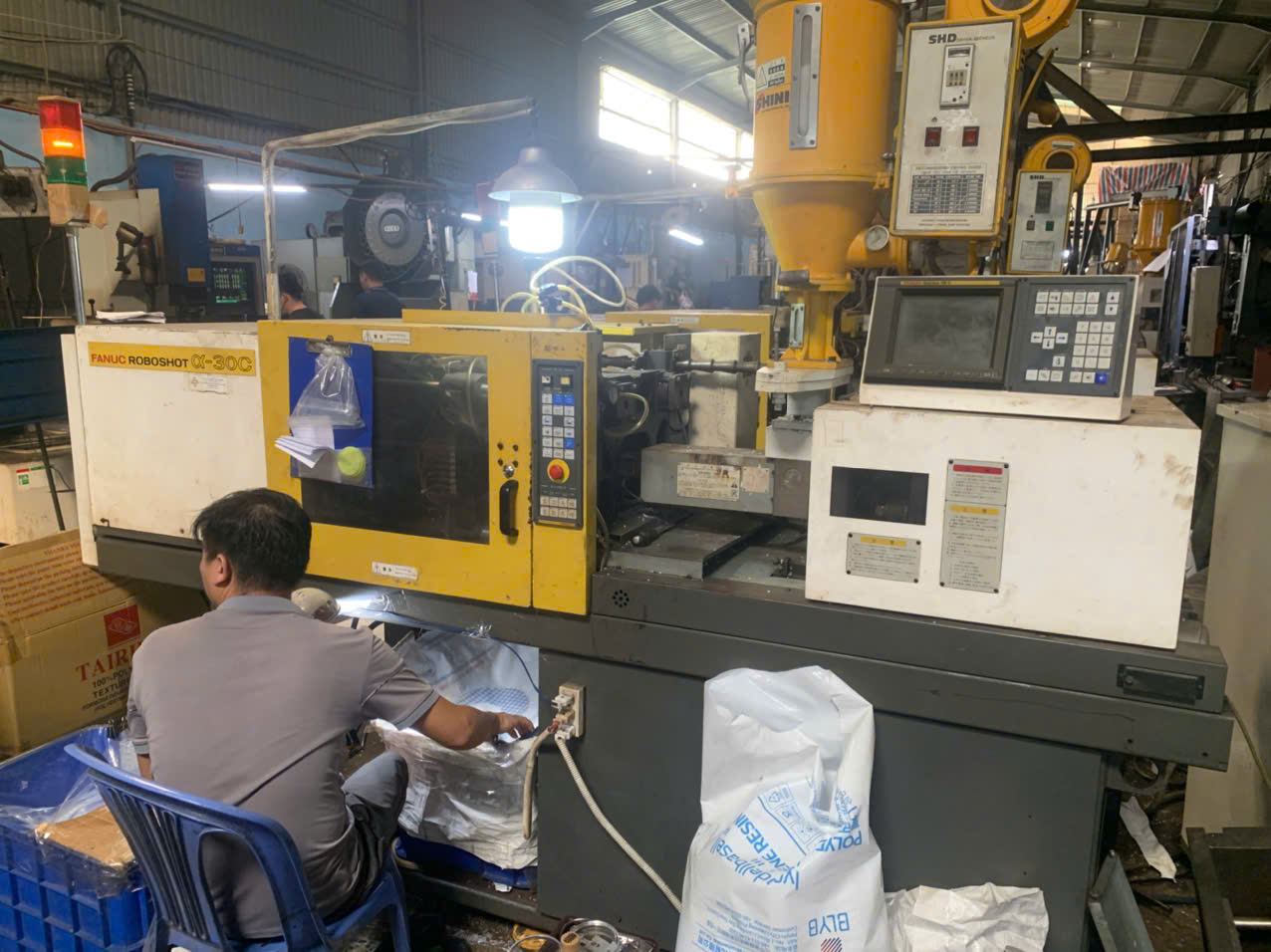 Injection molding machine 5.jpg